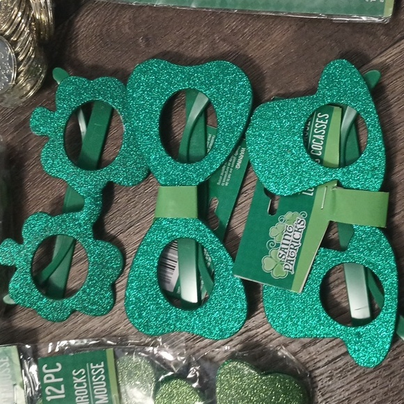 5/$20 St Patrick's Day party decor and props - Picture 4 of 8